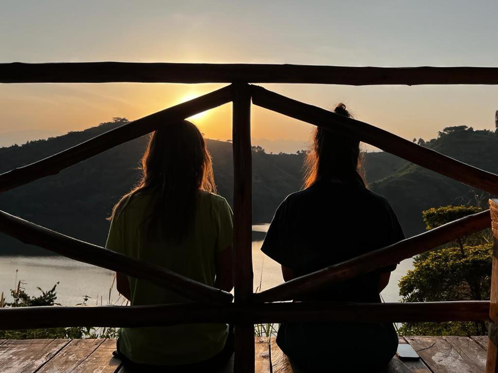 Mwamba Kelele Lodge Fort Portal Exteriér fotografie